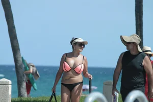 Florida beach and bikini girls