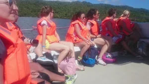 Milf in yellow shorts with vpl and a wedgie
