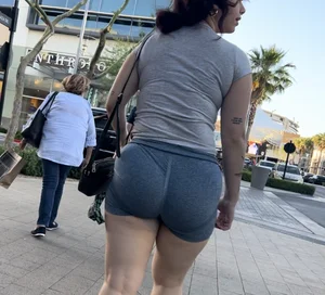 Pawg in blue with beautiful booty jiggle (OC)