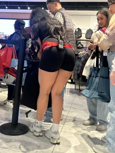 HOT LULULEMON EMPLOYEES + ( ASIAN )