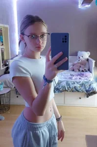 Hot non-candid girl's mirror selfies - skinny and wearing glasses