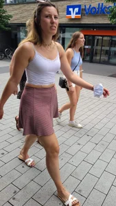 Group of hot chicks in shorts and skirts on the street creepshot