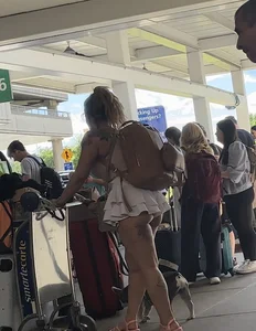 Tatted / Pawg showing ass in skirt for everyone to see (OC)