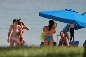 Huge collection of sexy girls out in bikinis in Florida