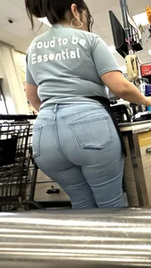 Cashier thick ass mmmm mmm