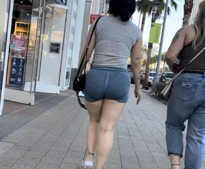 Pawg in blue with beautiful booty jiggle (OC)