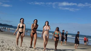 Brazillian beach creepshots, huge gallery of candid girls in swimsuits
