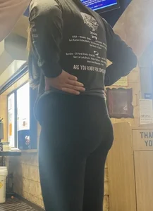 Softball player in leggings in the arcade (VPL)