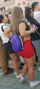 Big peach in shorts leggings, cute white girl