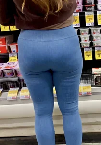 Sexy Bubble Latina at Grocery Store [OC]