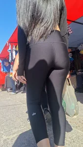 Petite Latina with sexy figure and cute face in black leggings [oc]