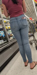 Tight beauty women with nice tits in blue jeans at walmart. OC