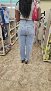 ABSOLUTE GORGEOUS EBONY FAT ASS w/ nice pedi