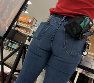 Milfy target worker bending over