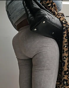 Ebony booty grey leggings Part 1 (GIF)(jiggle)(bending)