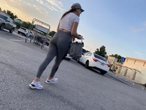 Tight college babe in leggings