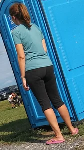 Milf in Short Tights Nature Park Toilet Creepshot
