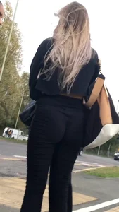 Tight ass in leggings with vtl