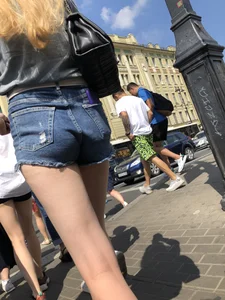 Group of Candid Girls in Mini Shorts With Amazing Legs Crossing a Street Creepshots Gallery
