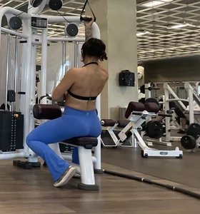 Gym teen in blue leggings