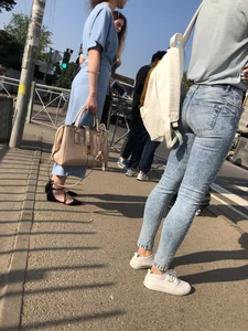 Hot Booty and Legs in Tight Jeans Street Creepshots