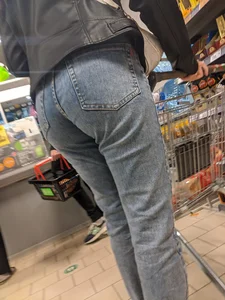Awesome Bubble Ass in Blue Jeans at the Supermarket Creepshots, Girl Wearing a Leather Jacket