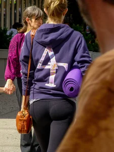 Yoga chick in tight leggings with vtl