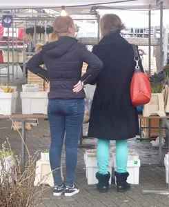 More candid street milfs wearing tight jeans