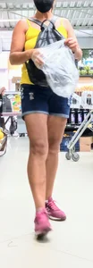Milf in shorts and yellow top