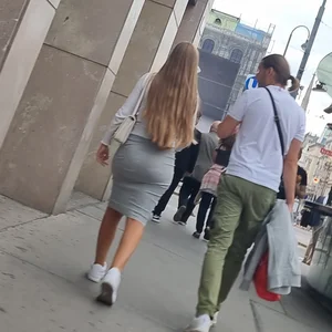 Juicy street booty