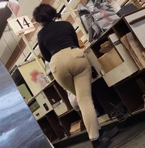 Pouty PAWG Worker