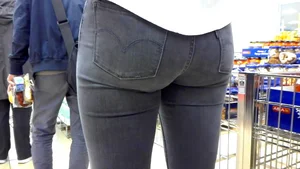 Candid Bubble Booty in Tight Black Jeans Supermarket Creepshot