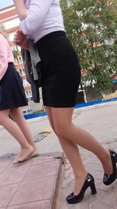 Nice Legs in a Skirt on Heels Street Creepshots