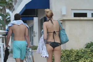 Deerfield Beach girls in bikinis