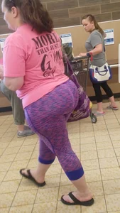 Fat booty milf in purple leggings at the grocery store