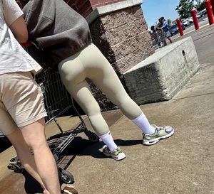 Asian Costco super tight leggings