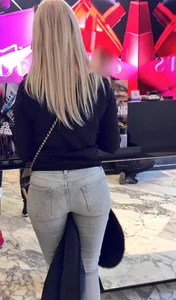 Blonde ass in jeans (NOT-OC)