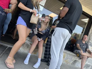 Waiting for bagels  (oc)