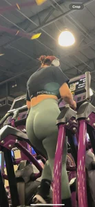 Latina in Green leggings knew I was capping