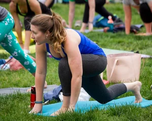 Candid sexy girls in spandex doing yoga