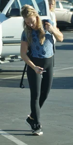 Candid girls in leggings and tights