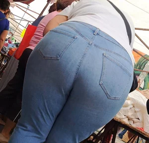 Latina Milf big ass in jeans bending over OC