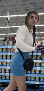 2 fit girls shopping