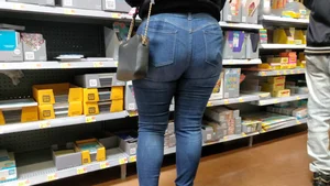 Mature Milf in Jeans