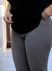 Beautiful bubble ass Latina in leggings. OC