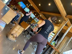 Sexy ass waitresses in yoga pants