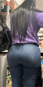 Big tight cheeks latina (OC)
