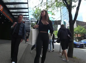 Beautiful candid babe out with her mom in tight Lulu leggings with a great ass