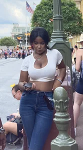 THEME PARK EBONY CLEAVAGE