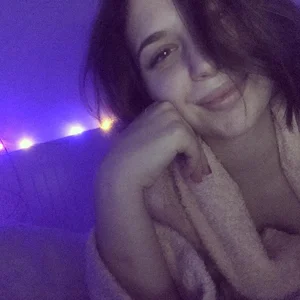 teen taking hot selfies